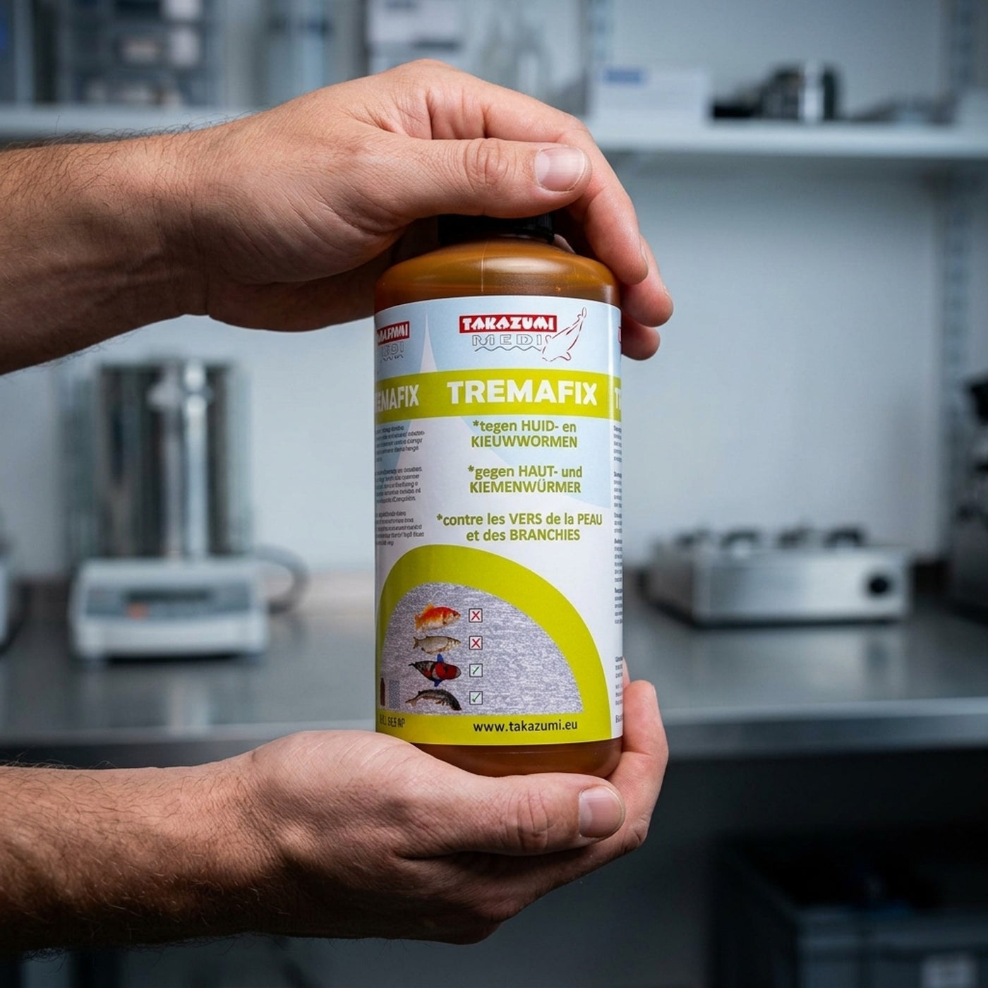 Takazumi Tremafix 500 ml - Vismedicijn tegen huid- en kieuwwormen bij koi