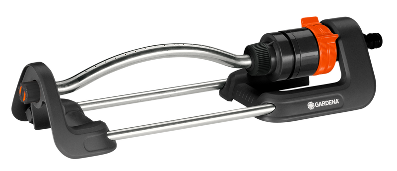 Side view of a Gardena oscillating sprinkler., Tuinsproeiing bij Vijvercentrum