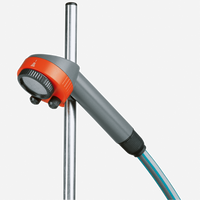 Front view of a Gardena garden hose nozzle attached to a metal rod., miniatuur 2