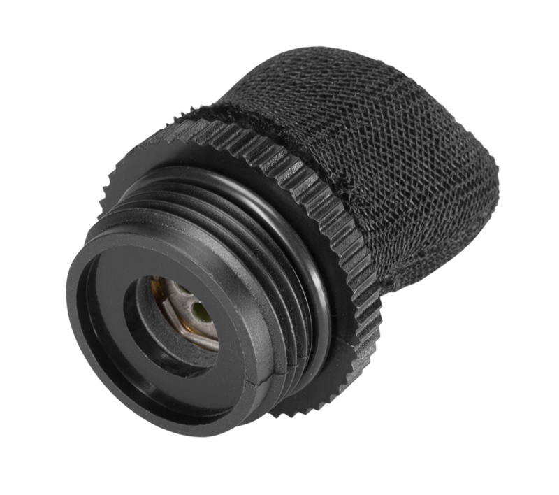Close-up view of a threaded garden hose filter with a mesh cover., detailaanzicht Onderhoudsproduct