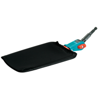 Front view of a Gardena garden tool with a black protective cover., miniatuur 2
