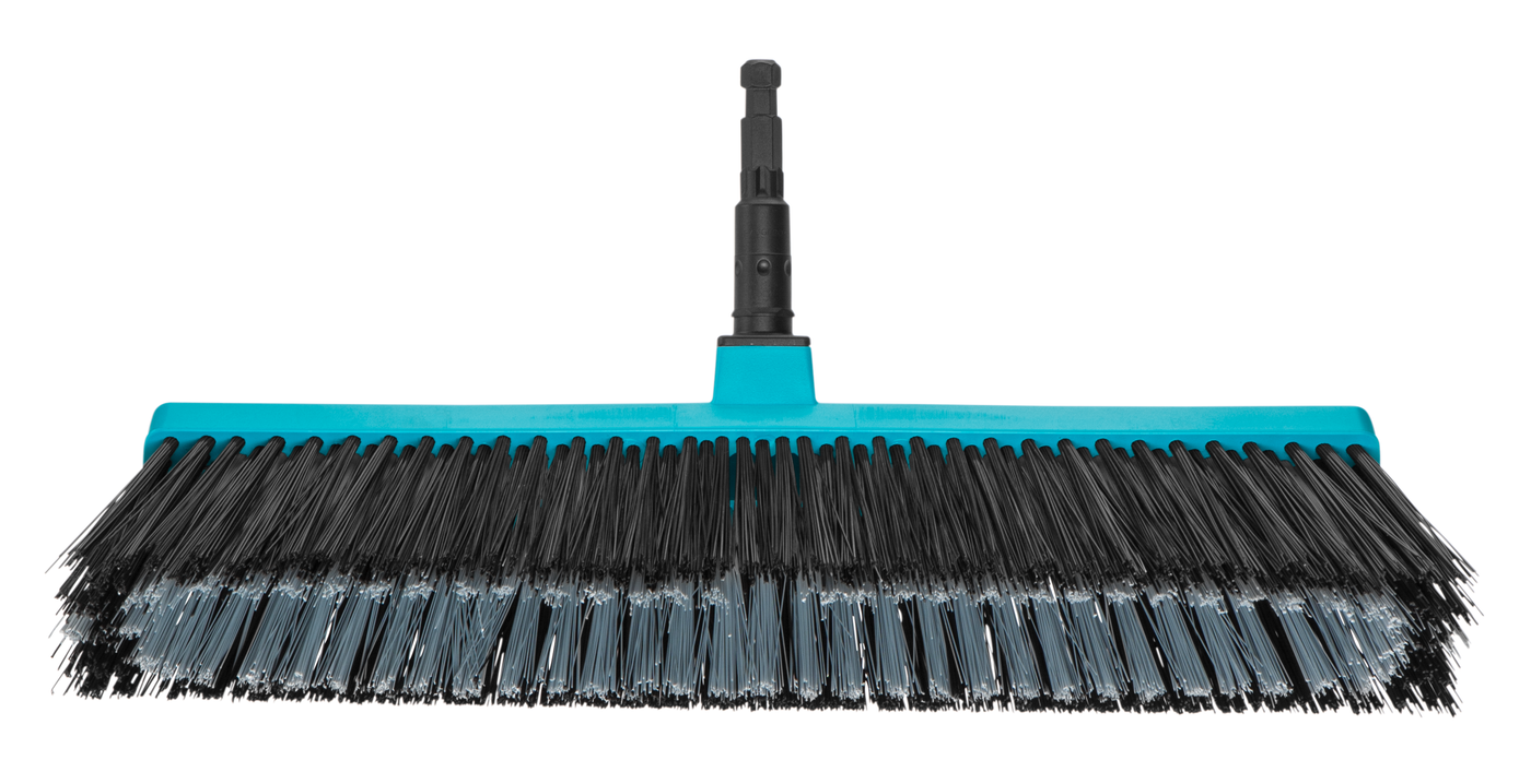 Front view of a Gardena broom head with bristles.