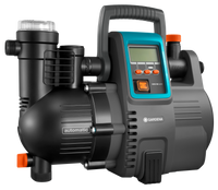 Front view of a Gardena automatic water pump with digital display and control buttons., miniatuur 1