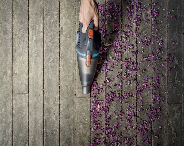 Gardena EasyClean Li - draadloze handstofzuiger voor buiten
