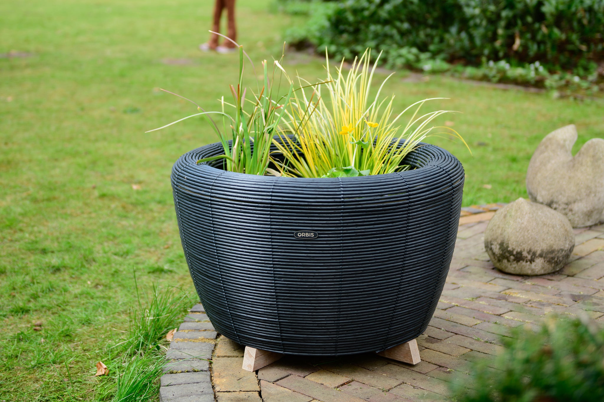 Velda Velda Orbis Mini-Pond Antraciet - Terrasvijver 65 liter met waterval en pomp
