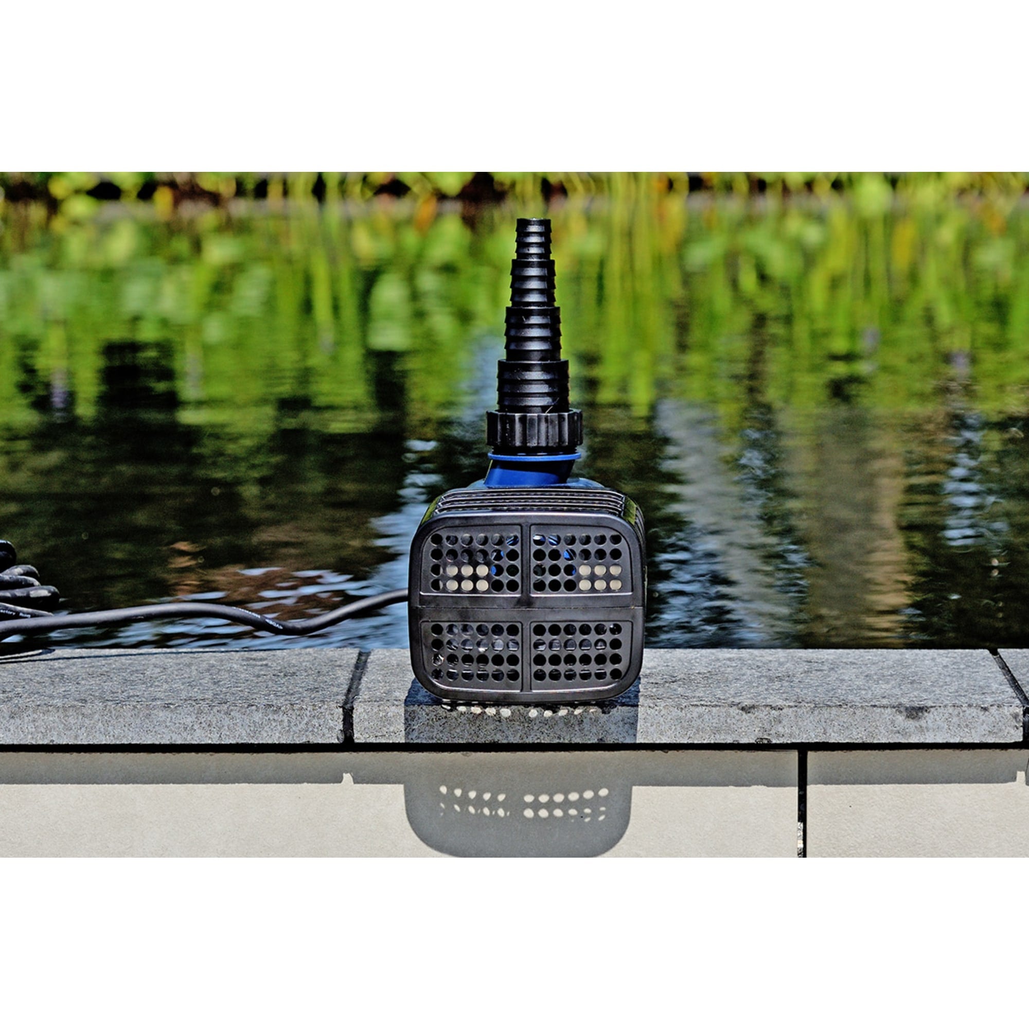 AquaForte DM Vario LV 20.000 vijverpomp 12V regelbaar - 18.600 l/h - RD759 C fd92